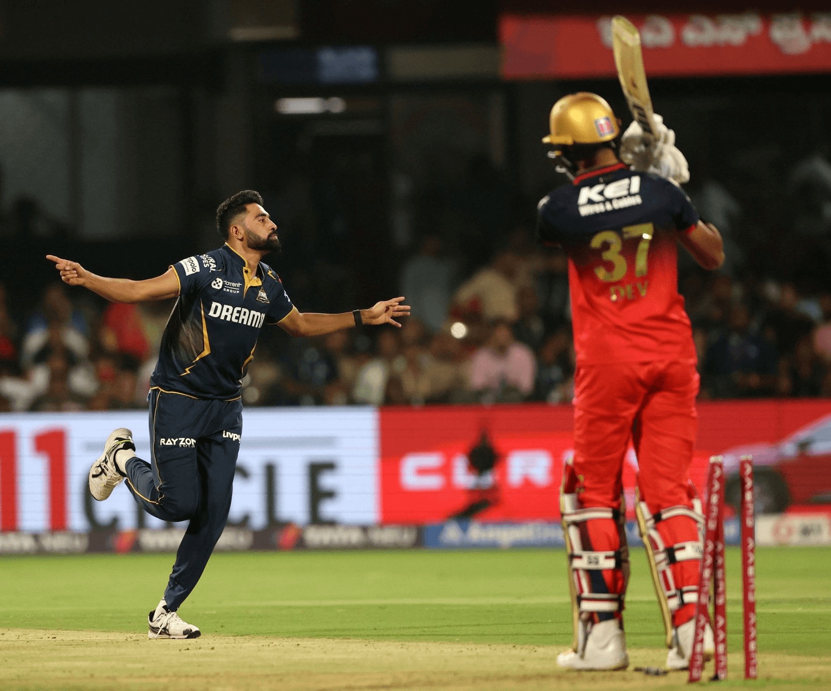 Siraj’s Spell Lights Up GT’s Bowling Attack in a High-Stakes IPL Clash