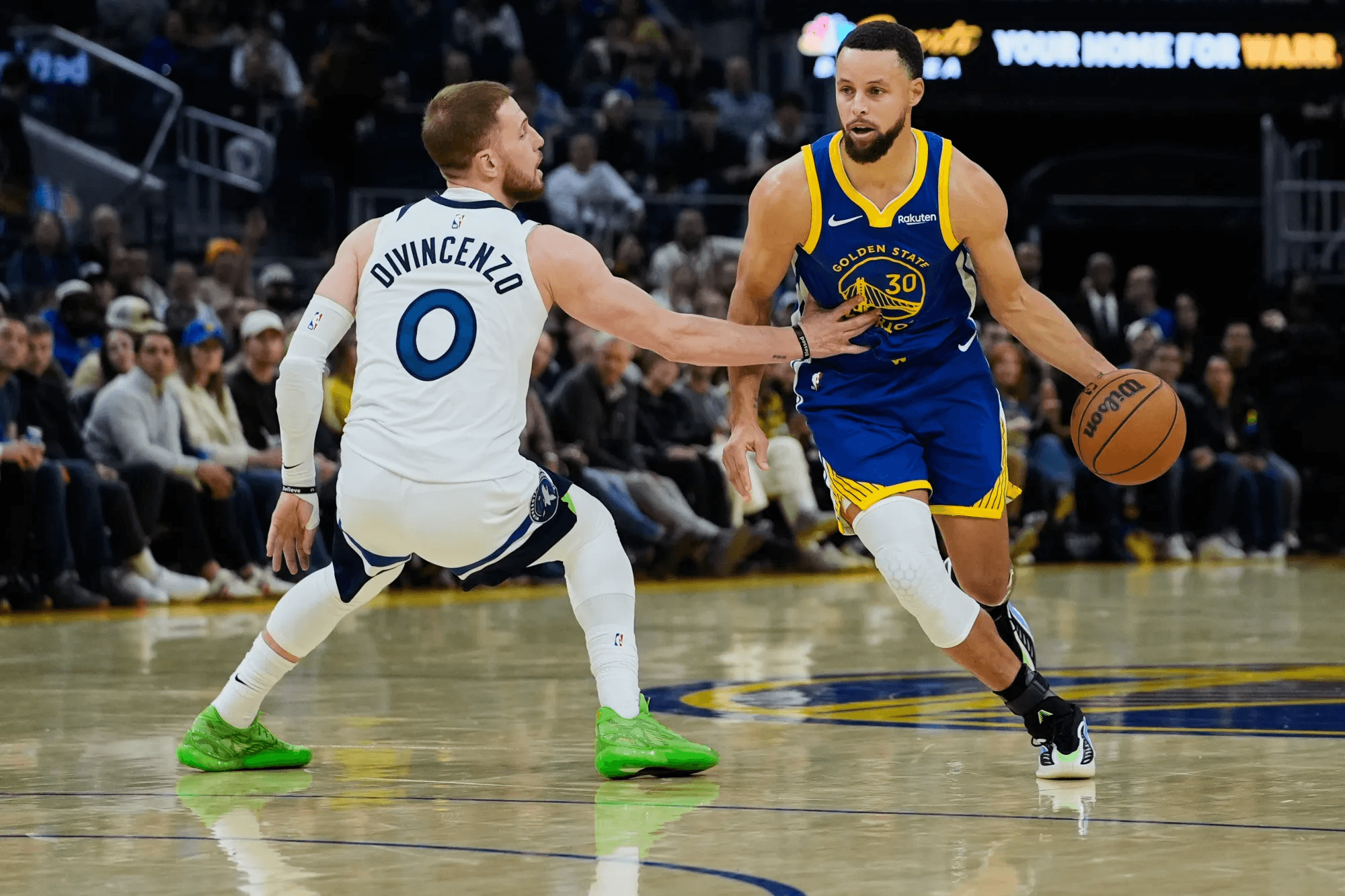 Curry Returns to Lineup, Scores 39 in Warriors' Loss