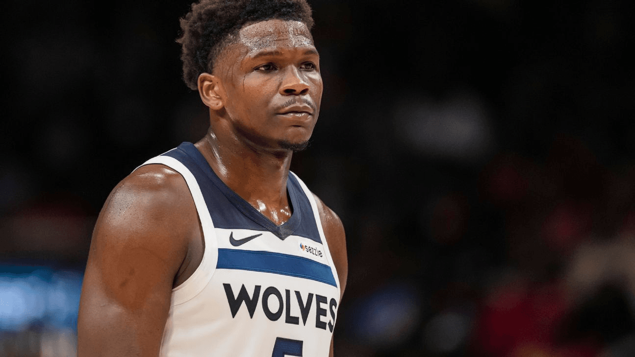 Edwards Walks Off Bench After Wolves Pull Starters